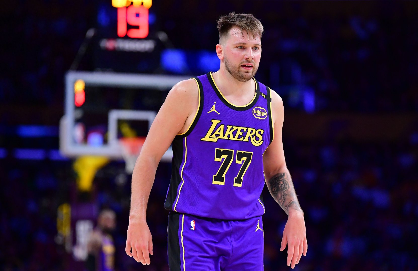 包含东契奇在切尔西比赛中表现优异，比赛局势复杂引发热议！的词条AYX体育直播平台